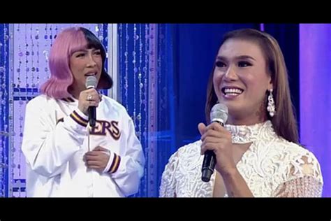 Carlo, kinamusta ang ‘syota’ ni Vice Ganda on.